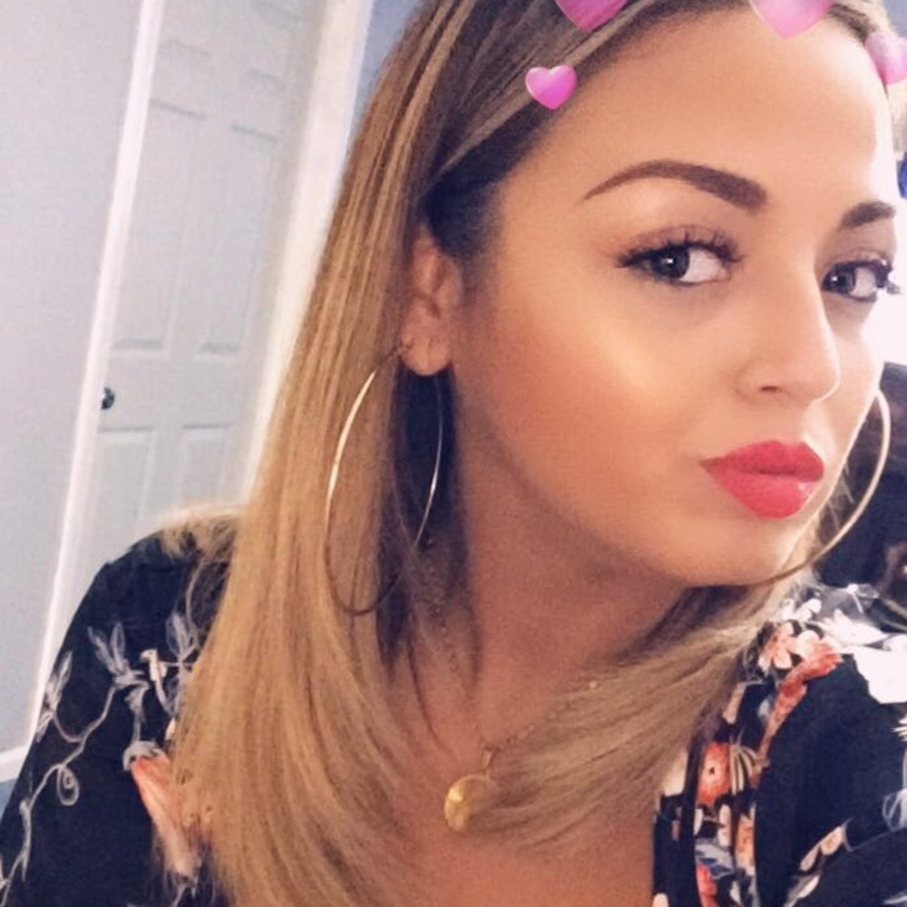 Meet your Posher, Maribel