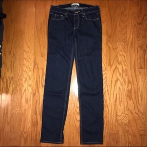Hollister Straight Cut Jeans (never worn!)