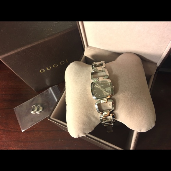 Gucci watch main image 4