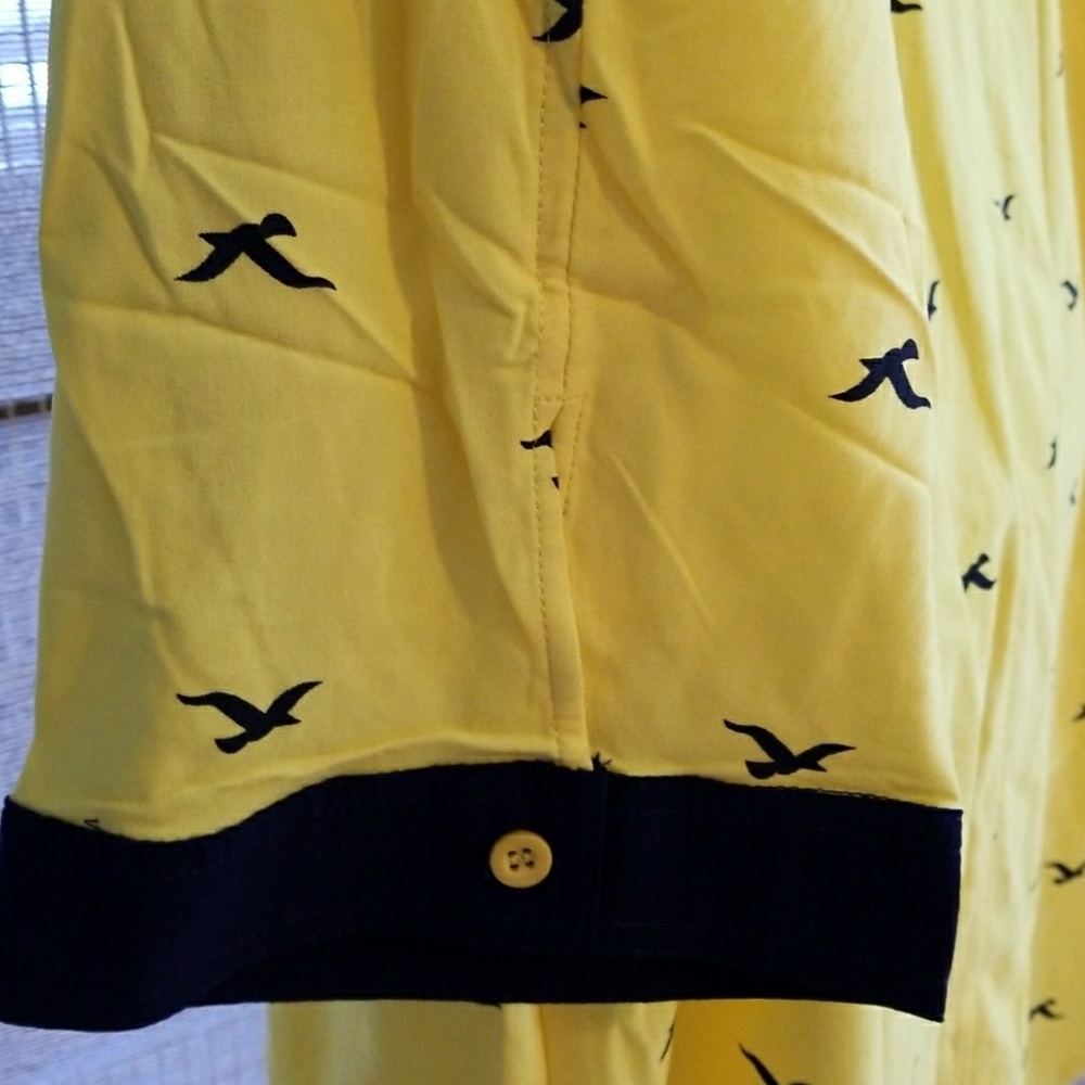 Cute fitted button up blouse - Picture 5 of 5