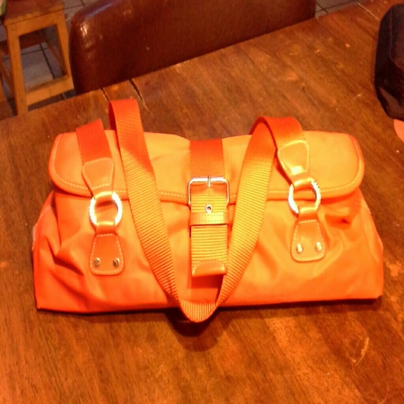 Kenneth cole reaction shoulder bag