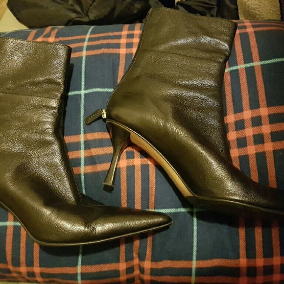 Dark brown leather gucci boots like new