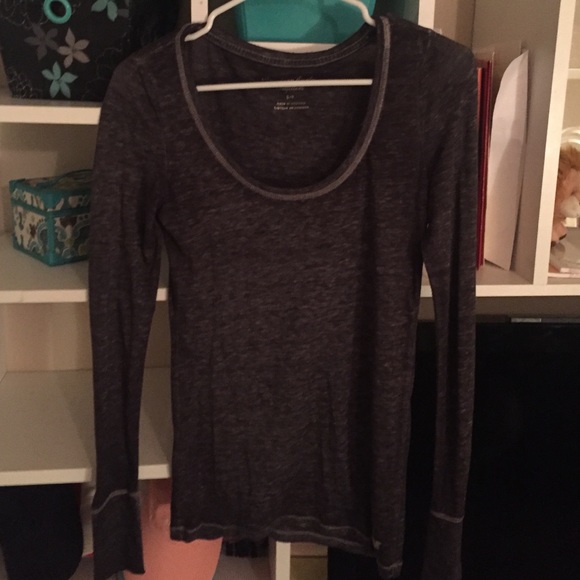 Heather gray long sleeve American Eagle comfy tee