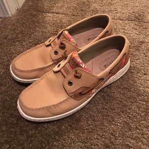 Sperry topsider size 8