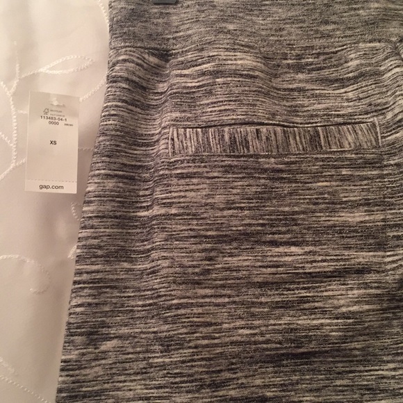 NWT GAP sweatpants - Picture 4 of 6
