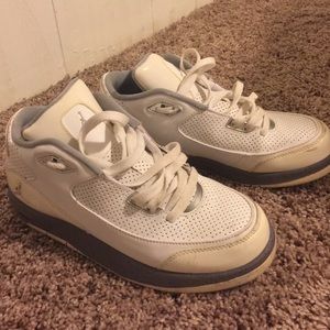 Kids 6.5 Jordans. Fits like a women's 7.5