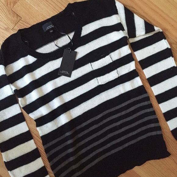 Boutique Sweaters - NWT Striped Colorblock Sweater