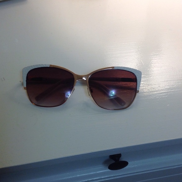 Laundry sunglasses 😎