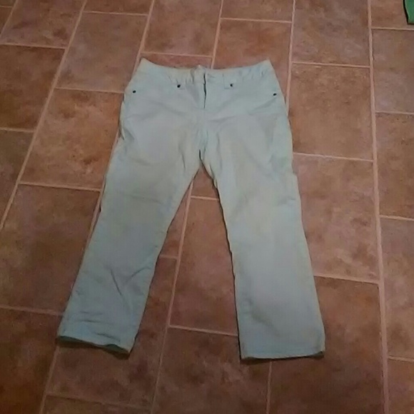 Mint capris