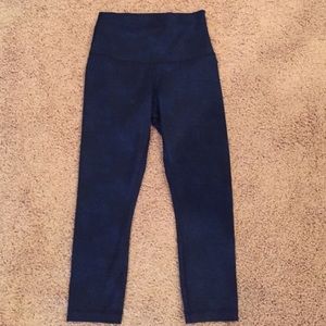 Lululemon dark blue crop workout pant