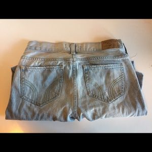 Hollister high waisted boyfriend jeans!