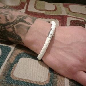 NewMen's White Leather Bracelet with Silver Clasp