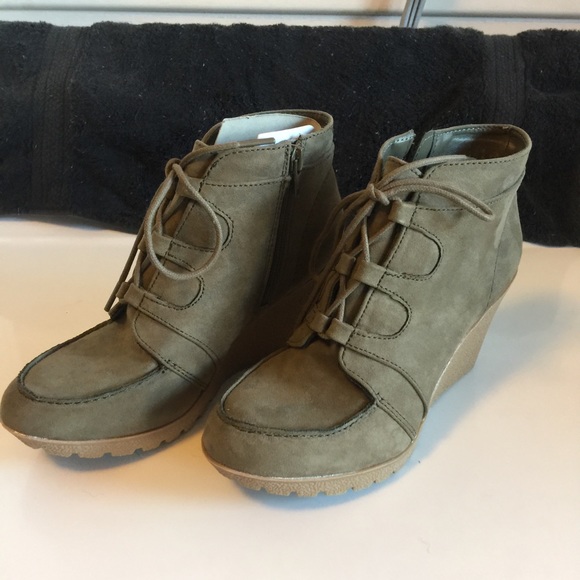 Brand New. Maurice's wedge heel!