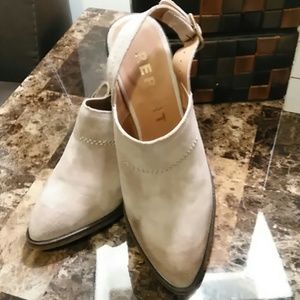 booties so so cute with cuffed boyfriend jeans