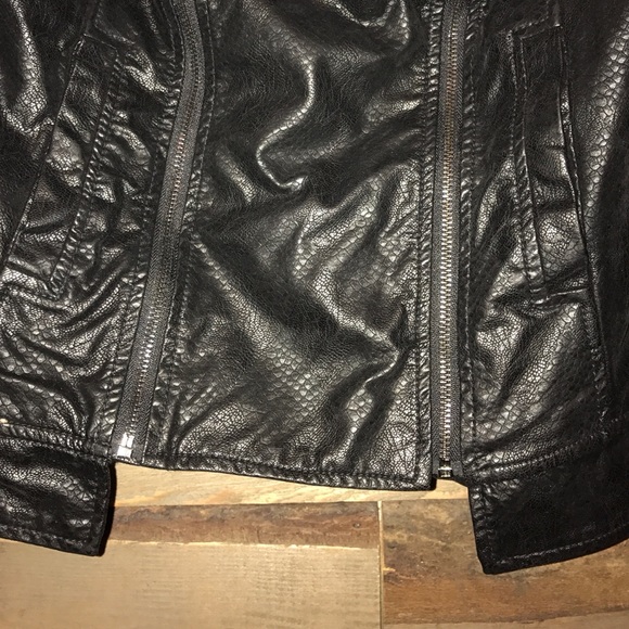 Black jacket - Picture 3 of 4