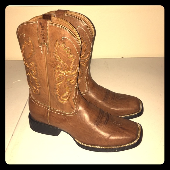 NWT Justin men's boots
