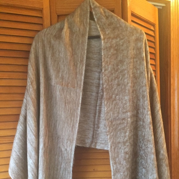Accessories - Gorgeous Alpaca Blanket Scarf