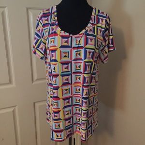 Large Lularoe classic tee