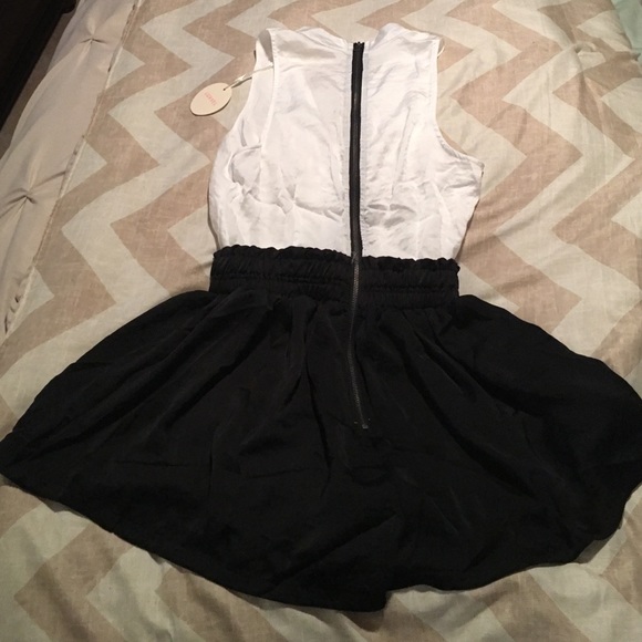 Black & White Romper - Picture 2 of 2