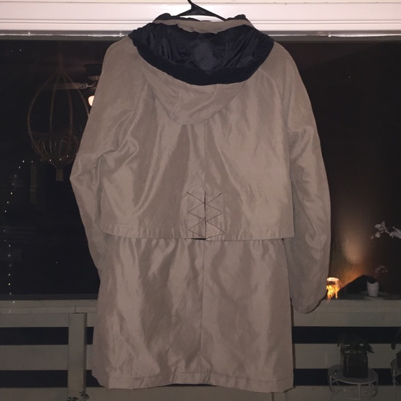 Warm tan with black zig zag jacket - Picture 2 of 2