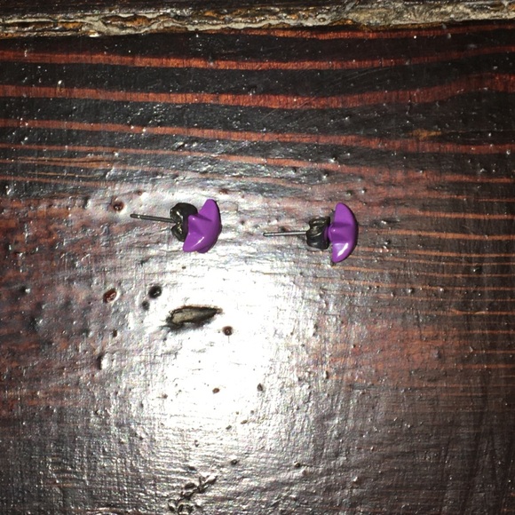 Purple star earrings