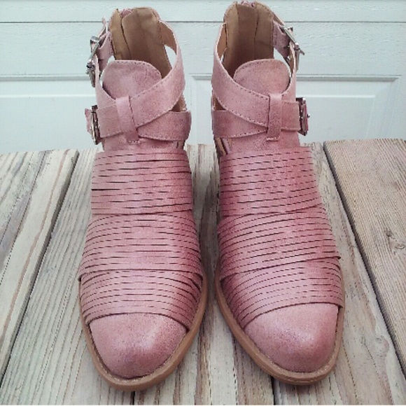 //The Hailey// Blush distressed ankle boots - Picture 2 of 4