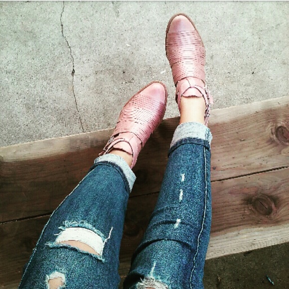 //The Hailey// Blush distressed ankle boots - Picture 4 of 4
