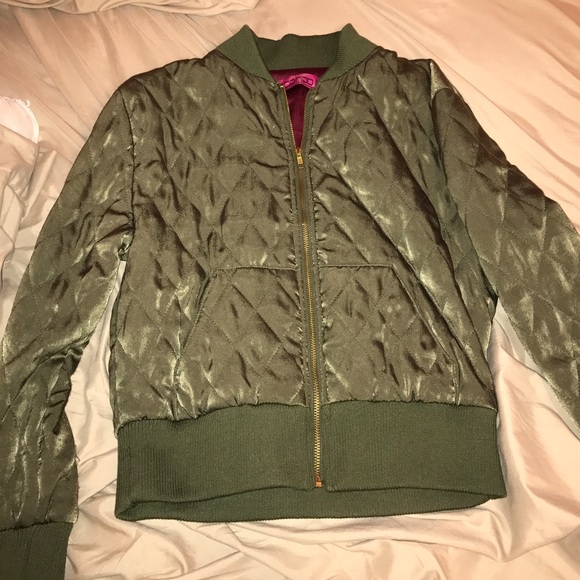 Satin quilted bomber jacket