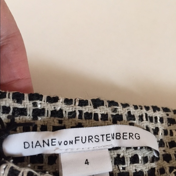 Diane Von Furstenberg mini skirt - Picture 2 of 4