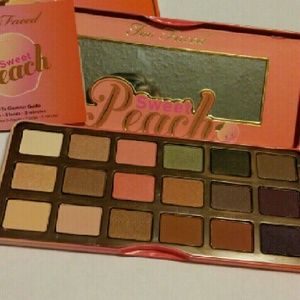 Too face Sweet Peach eyeshadow palette