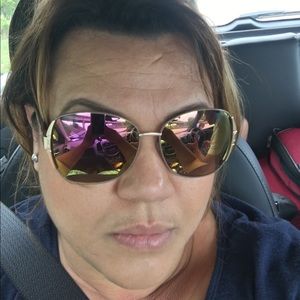 Meet your Posher, Luisa