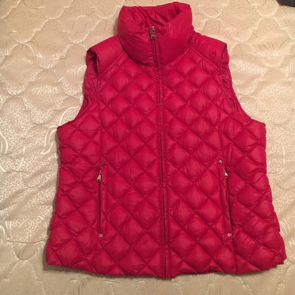 Polo down vest, easy carry