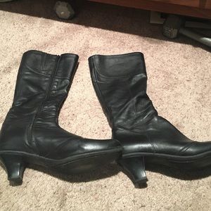 Black La Canadienne boot size 9