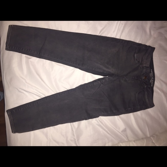 American Eagle capris size 8.  new without tags