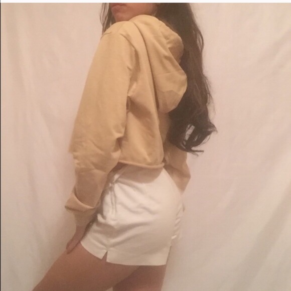 Gigi Hadid tan lush cropped drawstring hoodie - Picture 3 of 3