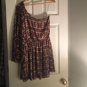 Cute one shoulder dress!