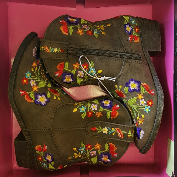 Girls' Betseyville Reece Floral Embroidered Cowboy - Picture 4 of 4