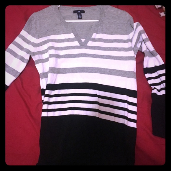 New gap sweater never worn