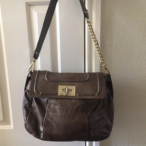 Be & D cross body bag