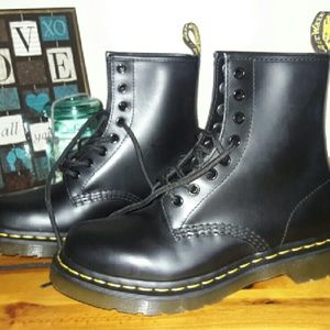 ✴~DR. MARTENS CLASSIC BOOT~✴