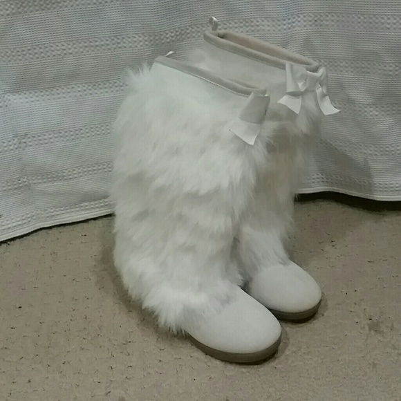 Gap faux fur boots