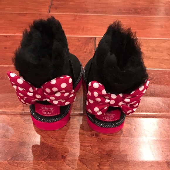 Minnie Ugg boots for toddler