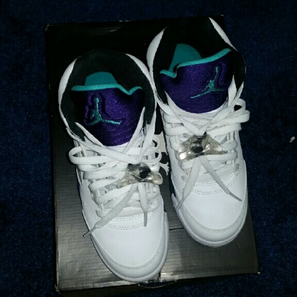 Jordan 5 (grapes) size 4 gs