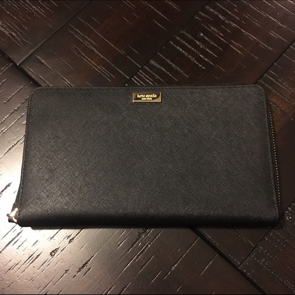 BRAND NEW KATE SPADE TRAVEL WALLET