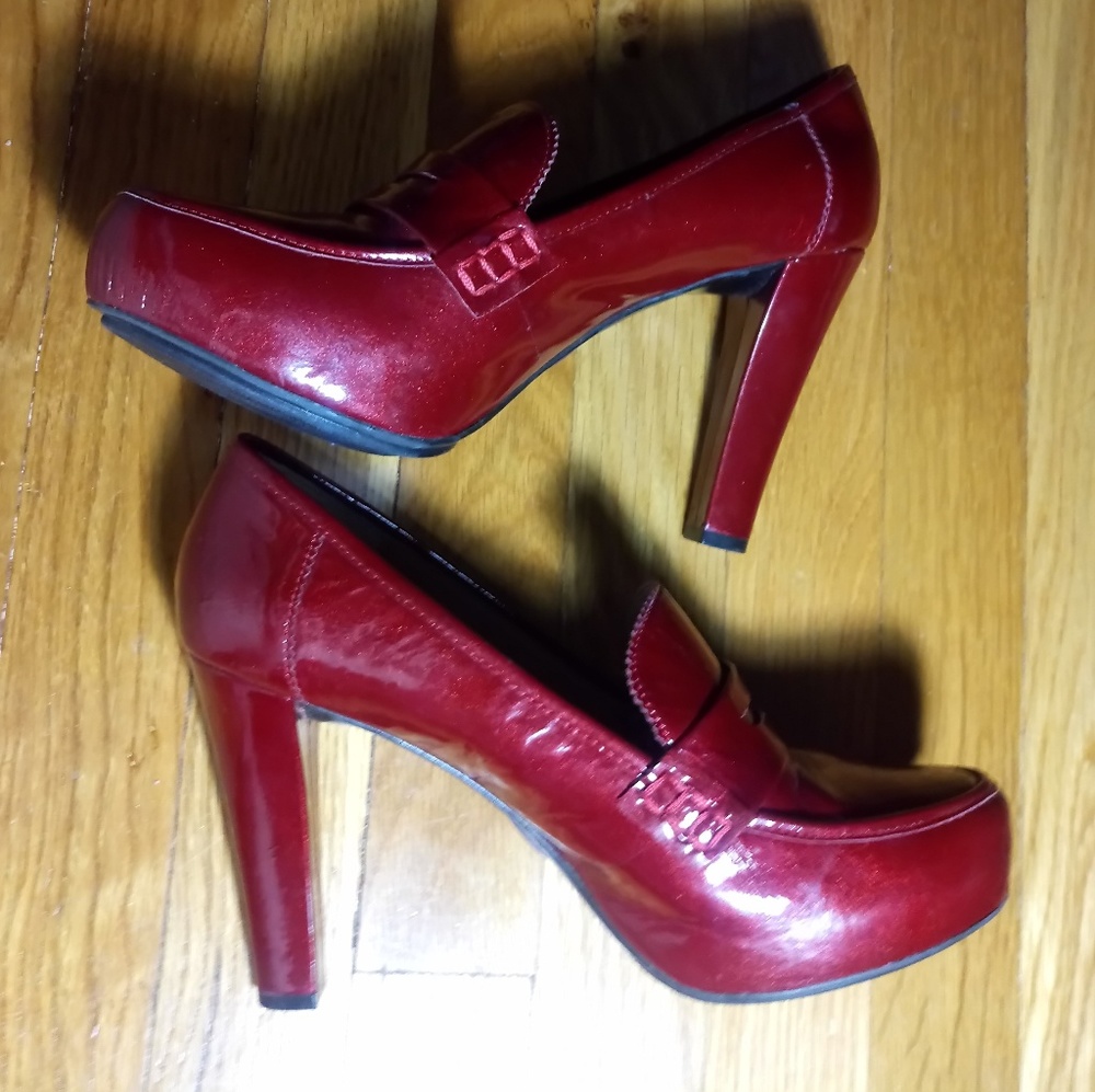 Metallic red patent leather penny loafer pumps
