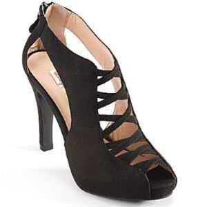 Olsenboye Black Peep Toe