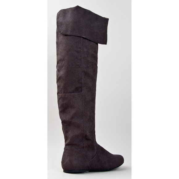 Quipid Suede Boots 🌟 - Picture 2 of 4