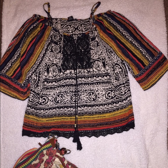 •NWOT• Open Shoulder Top