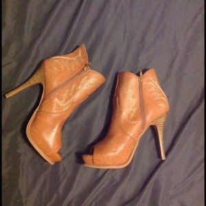 NWOT💕 High heeled cowboy boots