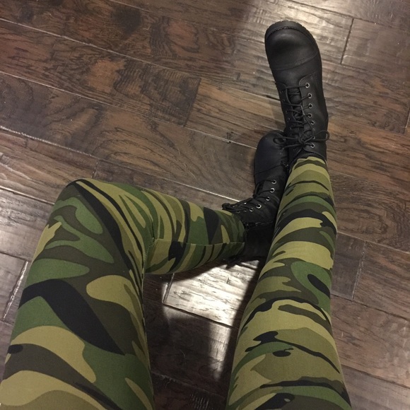 1 LEFT! Camo Knit Leggings - Picture 3 of 4